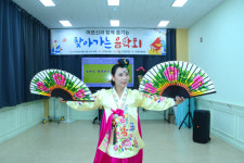 [시니어 현장] 인제군 합창단, 찾아가는 음악회로 어르신들에게 즐거움 선사