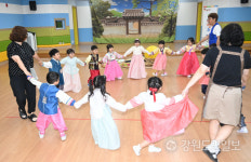 [현장컷] 추석 앞두고 우리 전통놀이 재미있어요