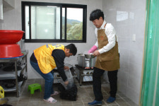 [시니어 현장] 코로나로 중단됐던 어르신 봉사활동 재개