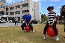 황선우·김우민, 명진학교 학생들에 꿈·희망 선사