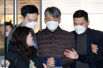 '내란 가담 혐의' 조지호 경찰청장, 영장심사 출석…질문엔 묵묵부답