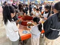평창 진부면지역사회보장협의체, 미래 주인공과 함께 EM 흙공으로 오대천 살리기 행사