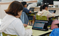 부천피엘씨교육전자학원 | 전자칠판에 학생 문제풀이 과정 고스란히