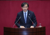 검찰, 조국 아들 조원씨 대학원 입시 비리 기소유예