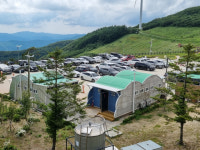 [뉴스 플러스+] 천상의 화원 향한 걸음, 교통지옥에 발 묶이다