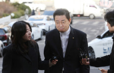 김병기 의원, 연이틀 경찰 출석…뇌물수수 등 13개 의혹 부인