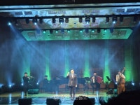 칸초네부터 라틴까지 테너 류정필의 라틴 클래식-라 로만티카 뜨거운 열기 속 성황