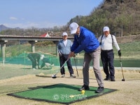 [현장컷] 우상호 더불어민주당 도지사 예비후보 영월읍 파크골프장 방문