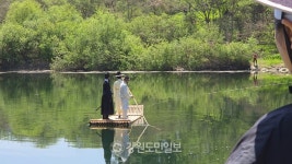 [현장컷] 청령포로 나룻배 타고 들어가는 단종