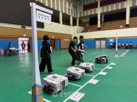 [현장컷] 6·3 지선 긴장 속 개표...양구군문화체육회관 분주