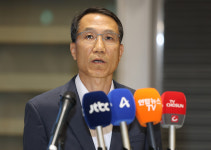 장윤기 사건에 출장서 조기 귀국한 경찰청장 대행…
