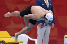 '강원전사' 김영범, AG 남자 자유형 50ｍ 금메달…한국 수영 첫 금
