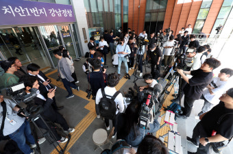 '음주운전· 뺑소니 혐의' 김호중 비공개 경찰 출석