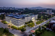 충북대학교, 의평원 의대 불인증 유예 이의 제기