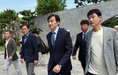 조국 “이재명 정부 성공 위해 국민의힘 해체시킬 것”
