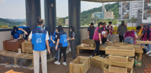 공주시청소년 꿈 창작소, 청소년과 공주공산성로타리클럽이 함께 만든 플랜트 박스 기증