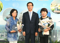 (주)세안 음성사업장 | 음성군, '생산적 일손봉사' 유공자 표창패 수여