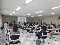 학생 한 걸음 한 걸음 따뜻한 동행