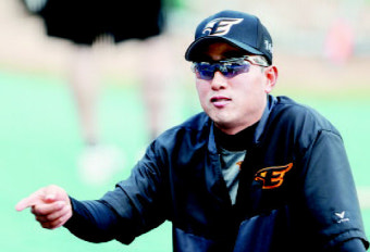 한화이글스, 최원호 퓨처스 감독 재계약…
