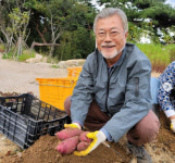 文, 사저 인근 북카페 개소 준비...지지층 세력 확장?