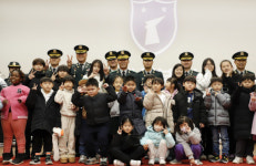 [사진뉴스]  32보병사단, 세종지역 초등학생 호국미술대회 시상식