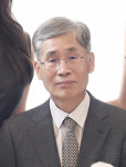 尹 멘토 신평 이재명 총선 전 사퇴할 것… 비대위원장에 김부겸·이탄희 유력
