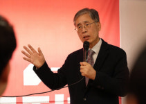 신평 국힘, 尹 무참히 쫓아내려 해…탈당 요구 시간 문제