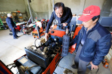 [포토] 영농철 바빠진 농기계수리센터