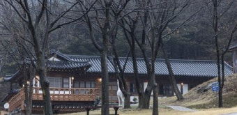 경찰, 성추행 피소 '허경영' 하늘궁 압수수색