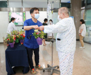 대전 병원·검진 기관, 어버이날 맞이 나눔 물결