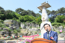 백성현 논산시장, 관촉사 법요식 참석…사랑 강조