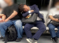 지하철 떡실신 이준석 어깨 빌려주신 분, 고단한 퇴근길에 죄송하다