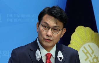 윤상현 