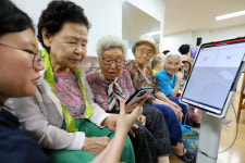 [포토] 도전! 경로당 퀴즈왕