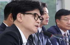 민주, 공수처에 한동훈 고발했다… '댓글팀 운영 의혹'