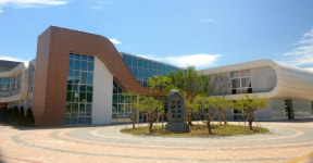 학생수 감소 학교 통폐합… 적정규모학교 로 활로 모색