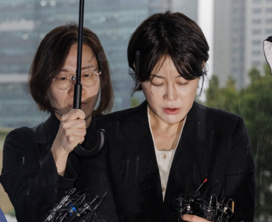 문다혜 불법 숙박업 의혹, 경찰 조사 진행 중