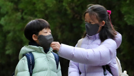 [포토] 찬바람 들어올라