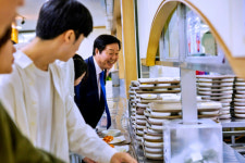 학생들이 배곯지 않고 공부토록 저렴한 식사 확대 지원