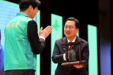 [포토] 공동체 정신의 빛