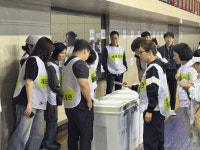 [개표현장] 부정행위, 오류 발생하지 않게…긴장감 속 개표 시작