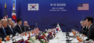 李대통령, 한미정상회담서 핵잠 연료 허용…한반도 평화 만들어달라