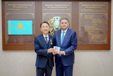 카자흐스탄김해학원 | 김성경 우송학원 명예이사장, 카자흐스탄 최고 훈장 수훈