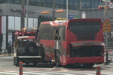 대전 관저동서 주행 중인 통근버스 펑…40여 명 대피