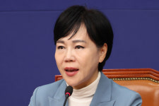 YS추모식 민주당 불참 논란…전현희 송구하다, 의도적인 것 아냐