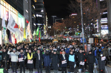 12·3 비상계엄 1년, 다시 거리 나온 대전시민들…내란세력 청산해야