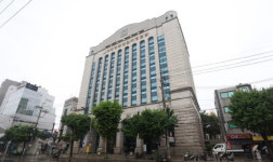 경찰, 통일교 서울본부·천정궁 등 10곳 압수수색