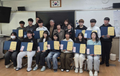 서천 동백커피 바리스타 동호회, 서면중에 장학금 전달