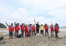 쇠퇴하던 창리에 희망을 띄운 30대 어부