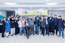 최민호 세종시장, 어진동서 1박2일 주민 소통